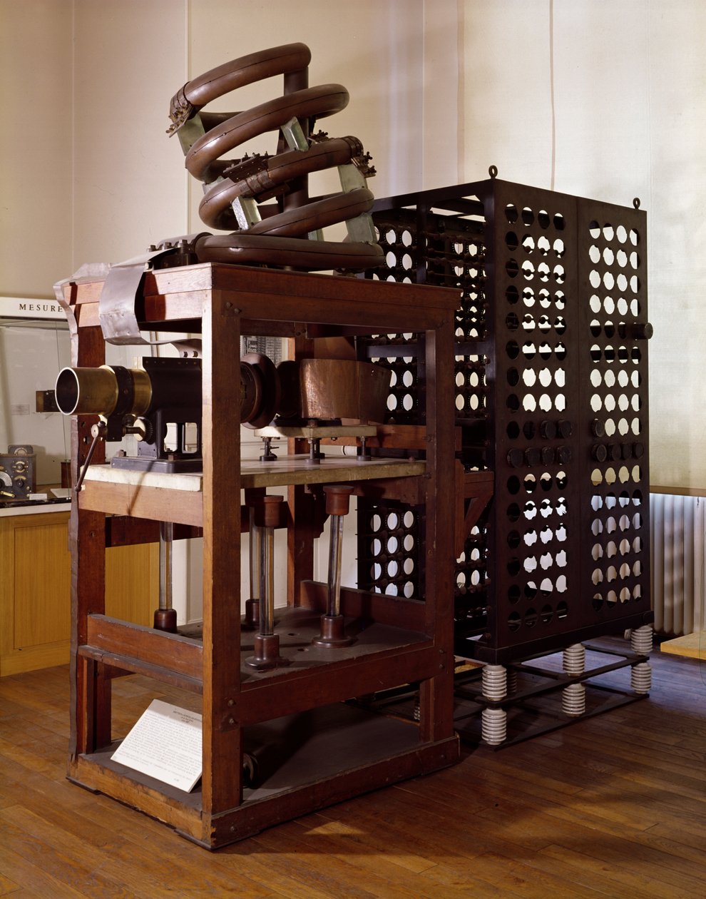 Nadajnik z Wieży Eiffla, 1914 (drewno i metal) autorstwa French School