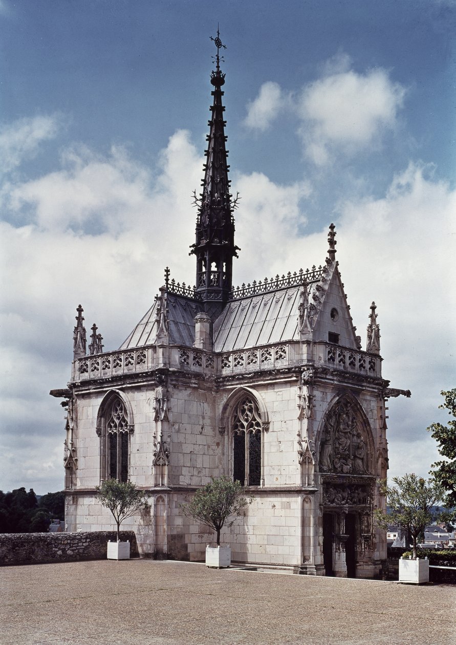 Widok na Chapelle Saint-Hubert z Chateau Amboise, ukończony w 1493 autorstwa French School