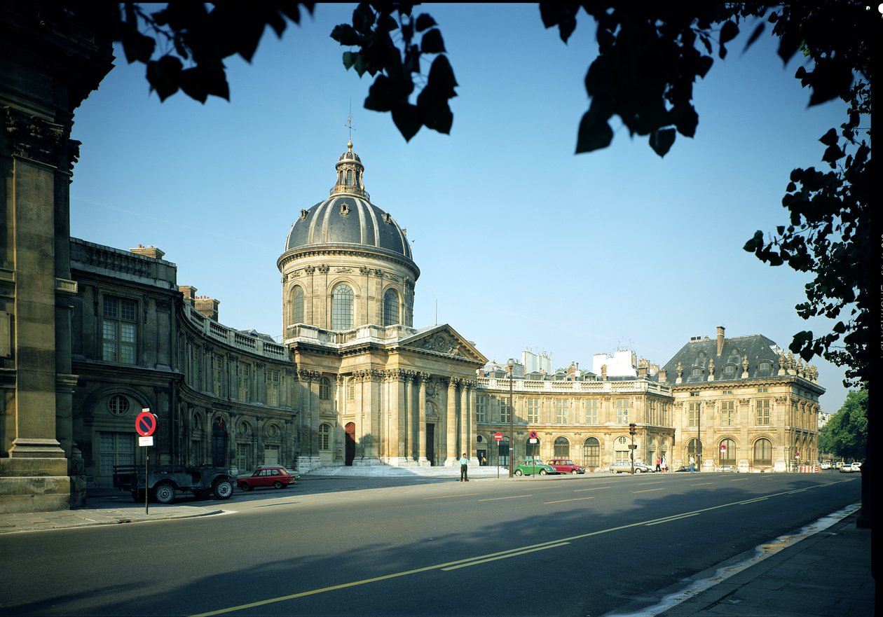 Widok na Institut de France z Quai Conti, zbudowany przez Francois dOrbay (1631-97) i Lamberta, według projektów Louisa Le Vau (1612-70) 1662-91 autorstwa French School