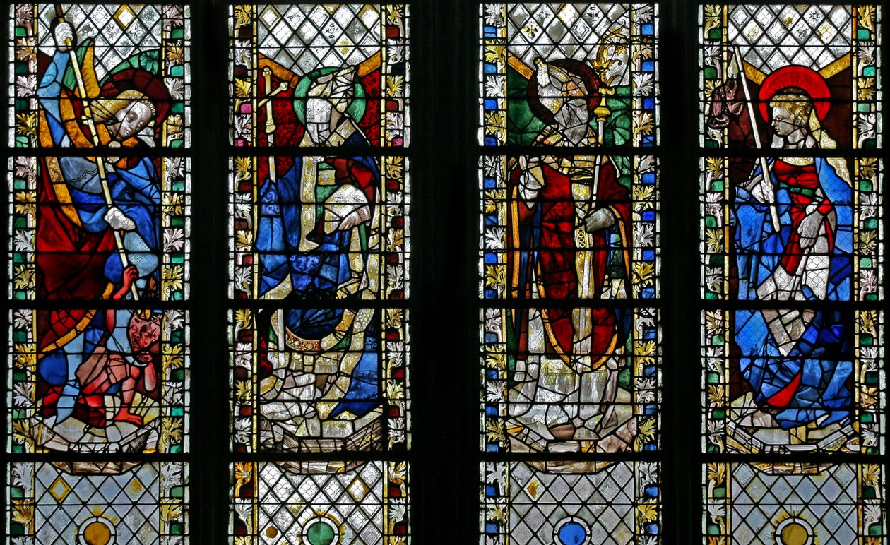 Okno w49 przedstawiające św. Michała, św. Juliena, św. Guillaume, św. Genevieve autorstwa French School