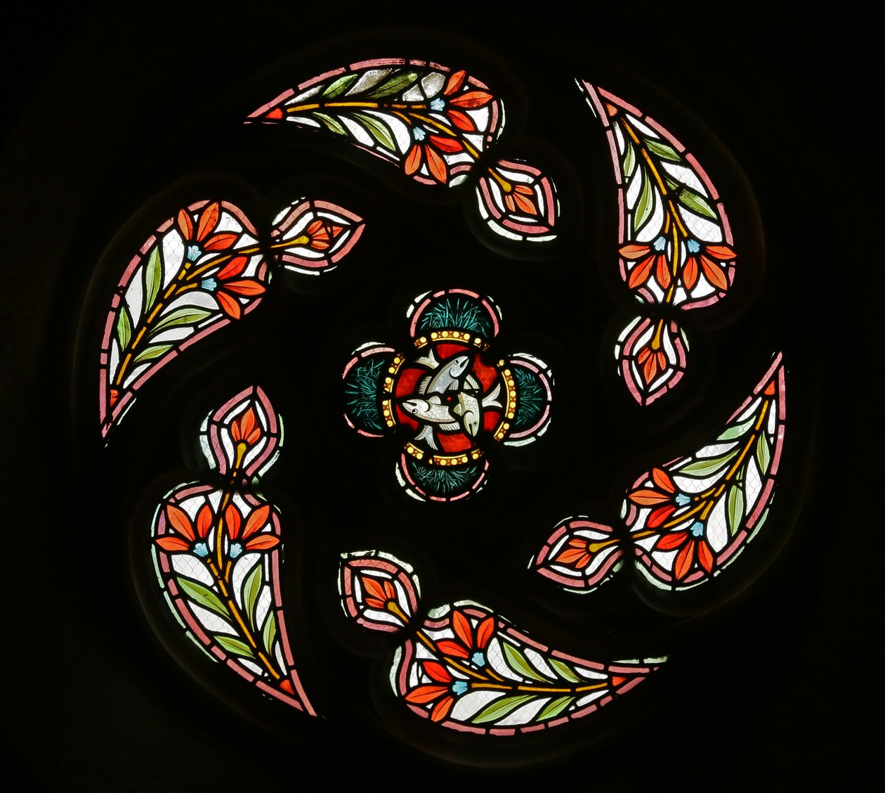 rozeta na zachodnim krańcu (witraż) autorstwa French School