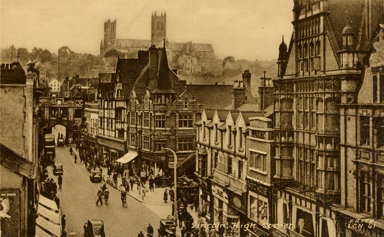 Lincoln High Street, koniec XIX i początek XX wieku. autorstwa Frith and Co