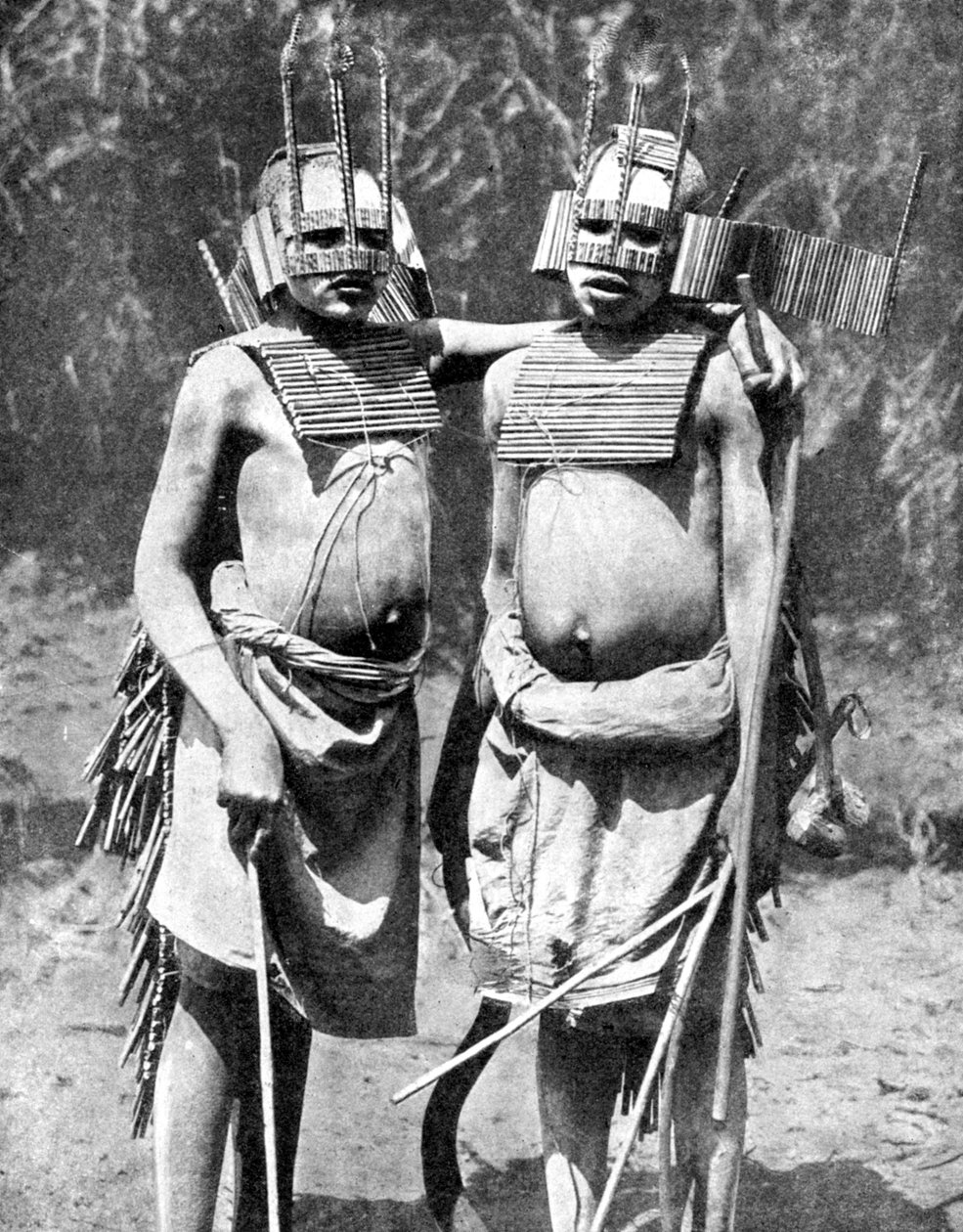 Dwóch szamanów, Tanganika Tanzania, Afryka, 1936. autorstwa GPA