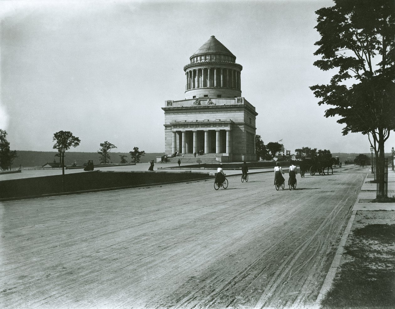 Grób Granta, Riverside Drive, Nowy Jork autorstwa G.P. Hall und Sohn