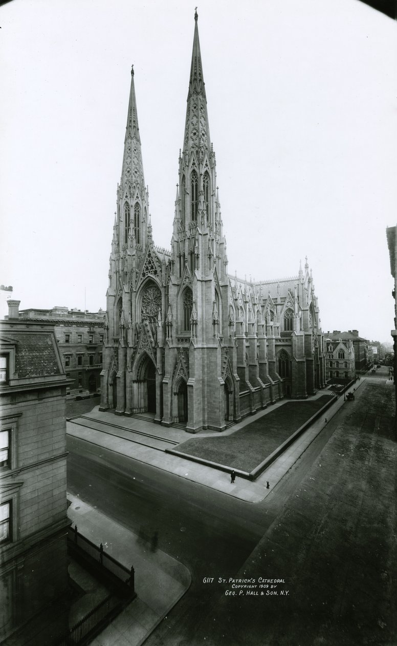 Katedra św. Patryka, Piąta Aleja, 1909 r. (fotografia czarno-biała) autorstwa G.P. Hall und Sohn