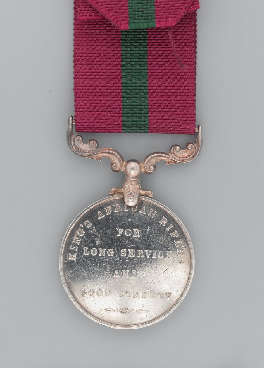 Medal za długoletnią służbę i dobre postępowanie, sierżant pułku major Hassan Jabir, Królewscy strzelcy afrykańscy autorstwa Gaetano Matteo Monti