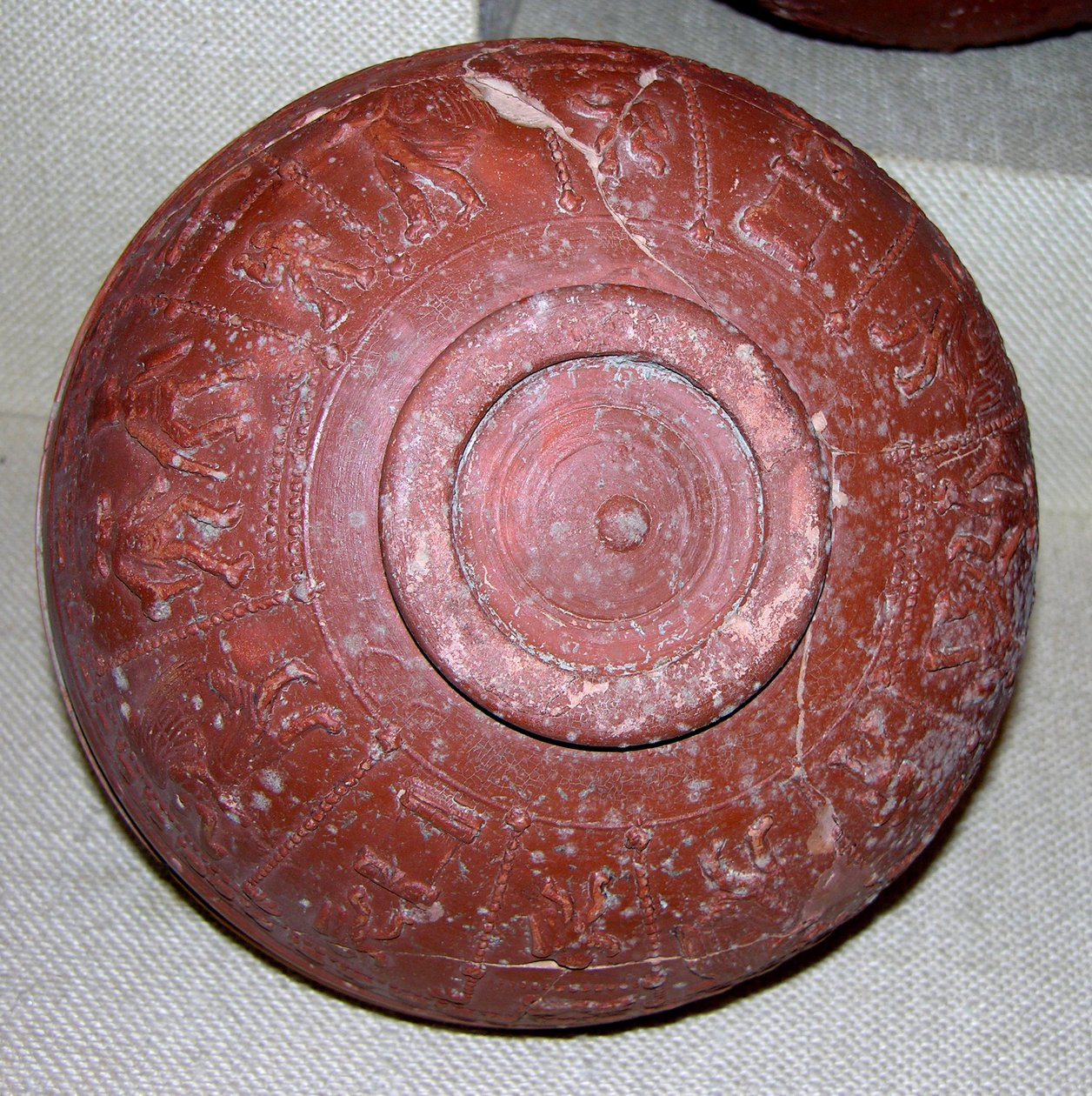 Puchar Dragondorffa, ok.150 pne (ceramika) autorstwa Gallo Roman