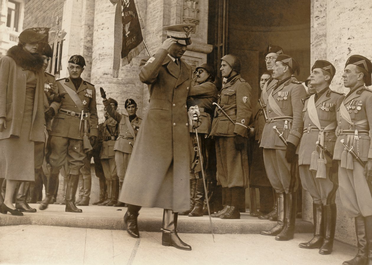 Album MVSN - Czarne koszule: Książęta Piemontu odwiedzają Dom Macierzysty Okaleczonych w Rzymie, 021938 autorstwa Genovesi Genovesi