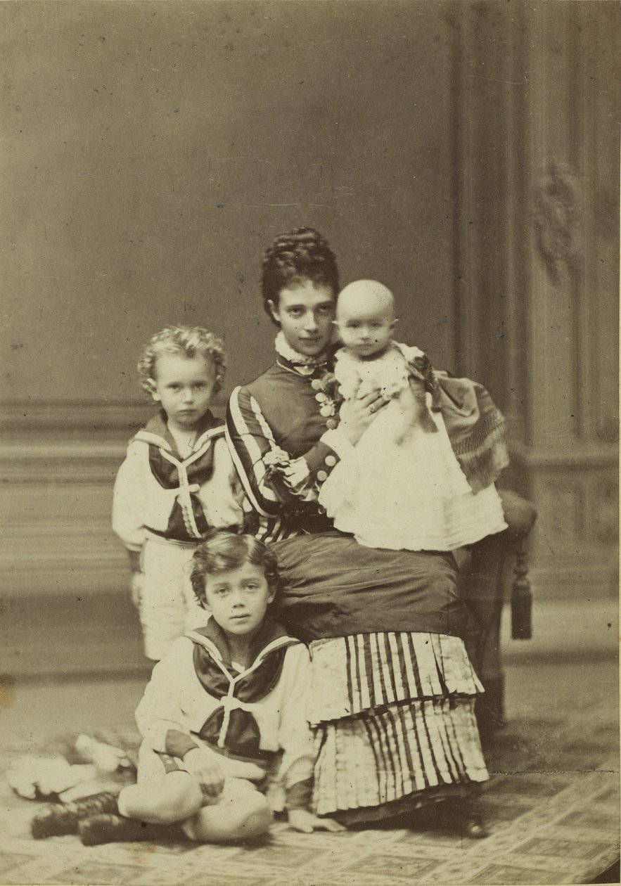 Wielka Księżna Maria Fiodorowna z dziećmi, Mikołaj Aleksandrowicz, Jerzy..., ok. 1930 r. 1875. autorstwa Georg Emil Hansen