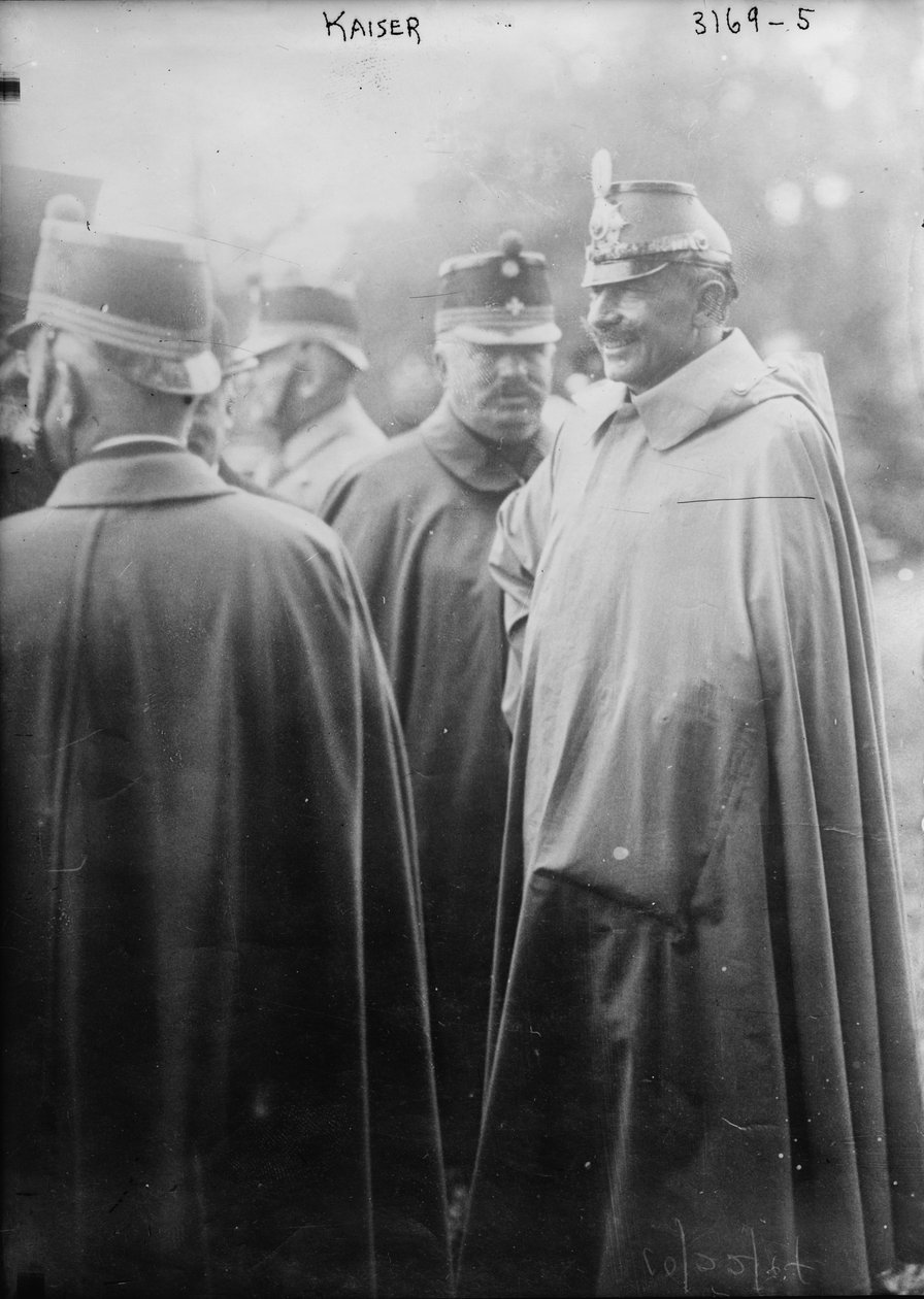 Kaiser Wilhelm ze swoimi oddziałami, 1914-18 autorstwa George Grantham Bain