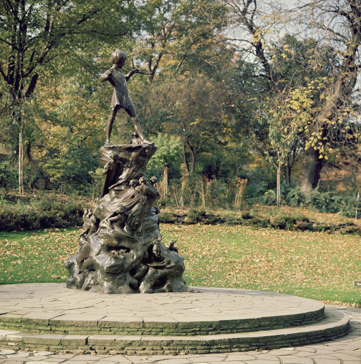 Piotruś Pan, 1912 (brąz) autorstwa George James Frampton