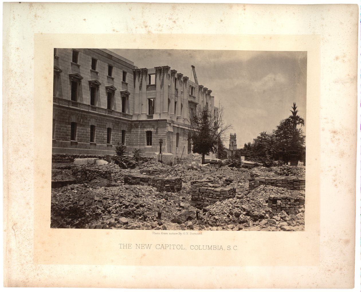 The New Capital, Columbia, S.C., zdjęcie z natury G.N. Barnard, 1865 (zdjęcie w sepii) autorstwa George N. Barnard