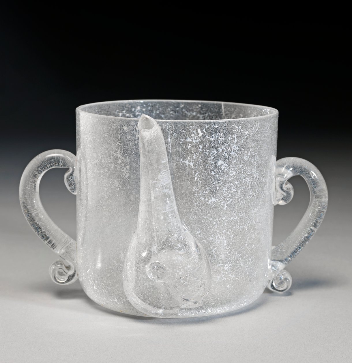 Posset Pot (dmuchane szkło ołowiowe) autorstwa George Ravenscroft