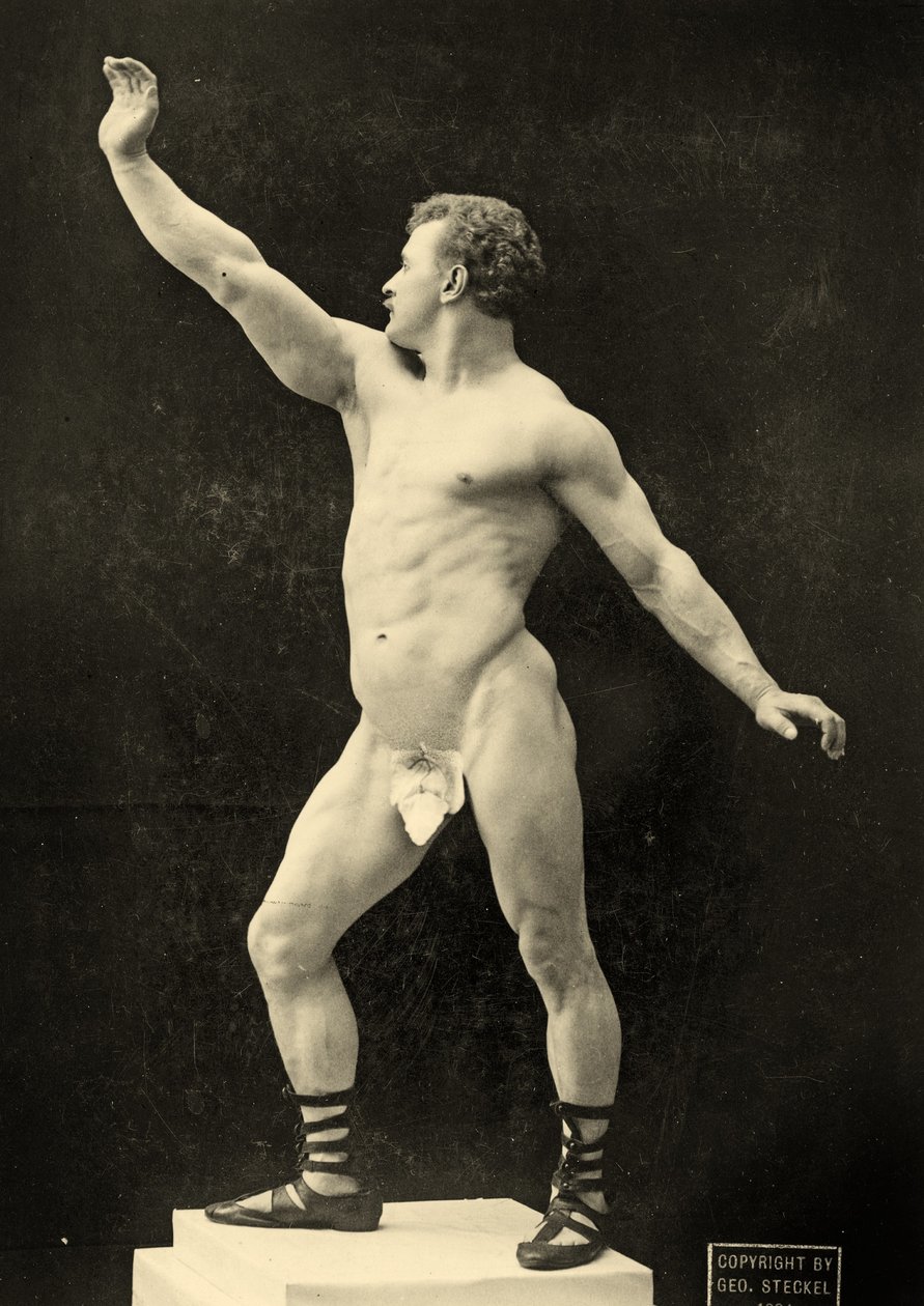 Eugen Sandow, w klasycznej pozie starożytnego Greka-Rzymianina, ok. 1894 r. autorstwa George Steckel