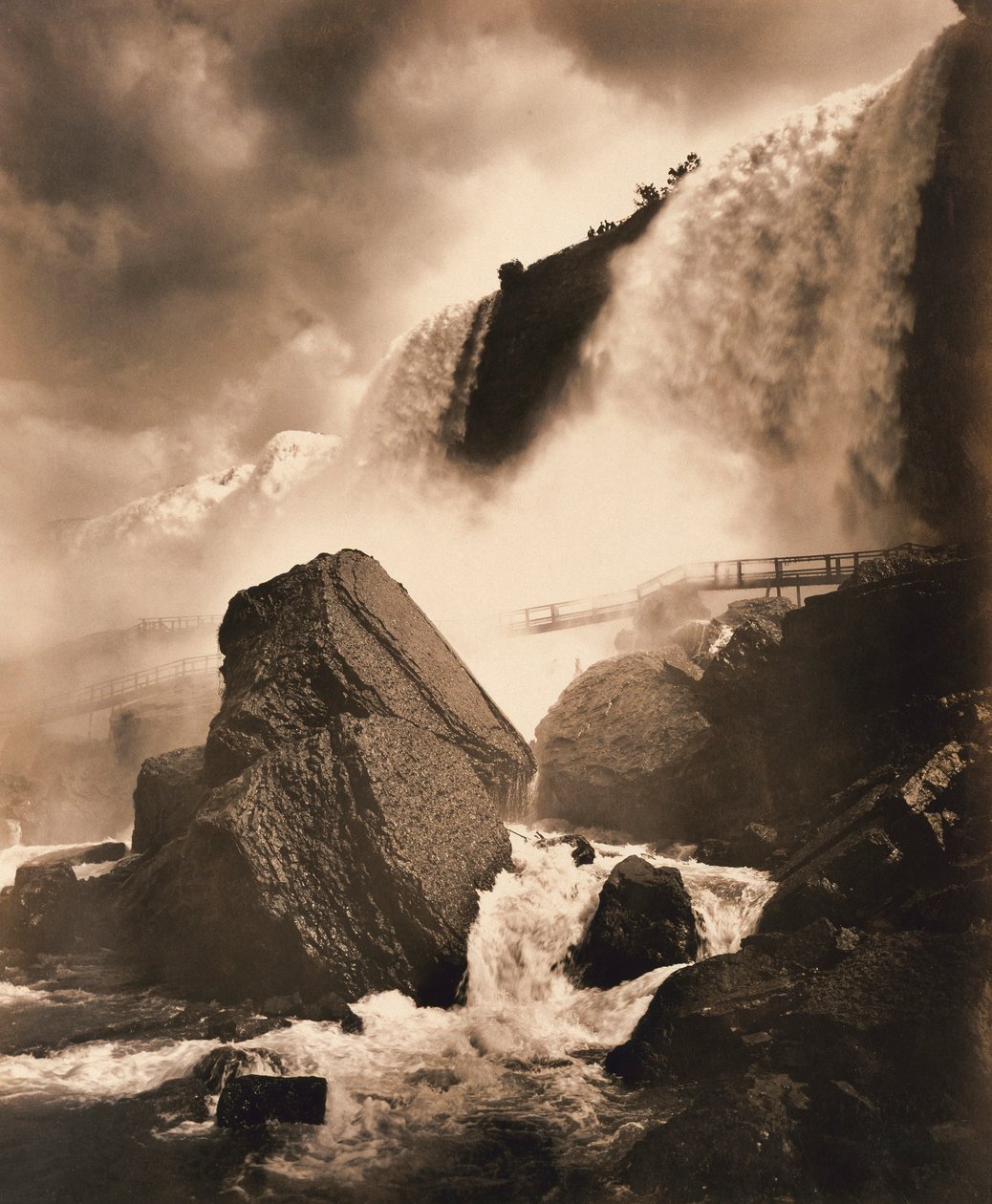 Niagara latem, od dołu autorstwa George Barker