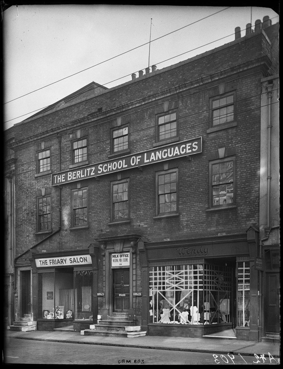 115A-117A Brama zakonna, Derby, miasto Derby, 1942. autorstwa George Bernard Mason