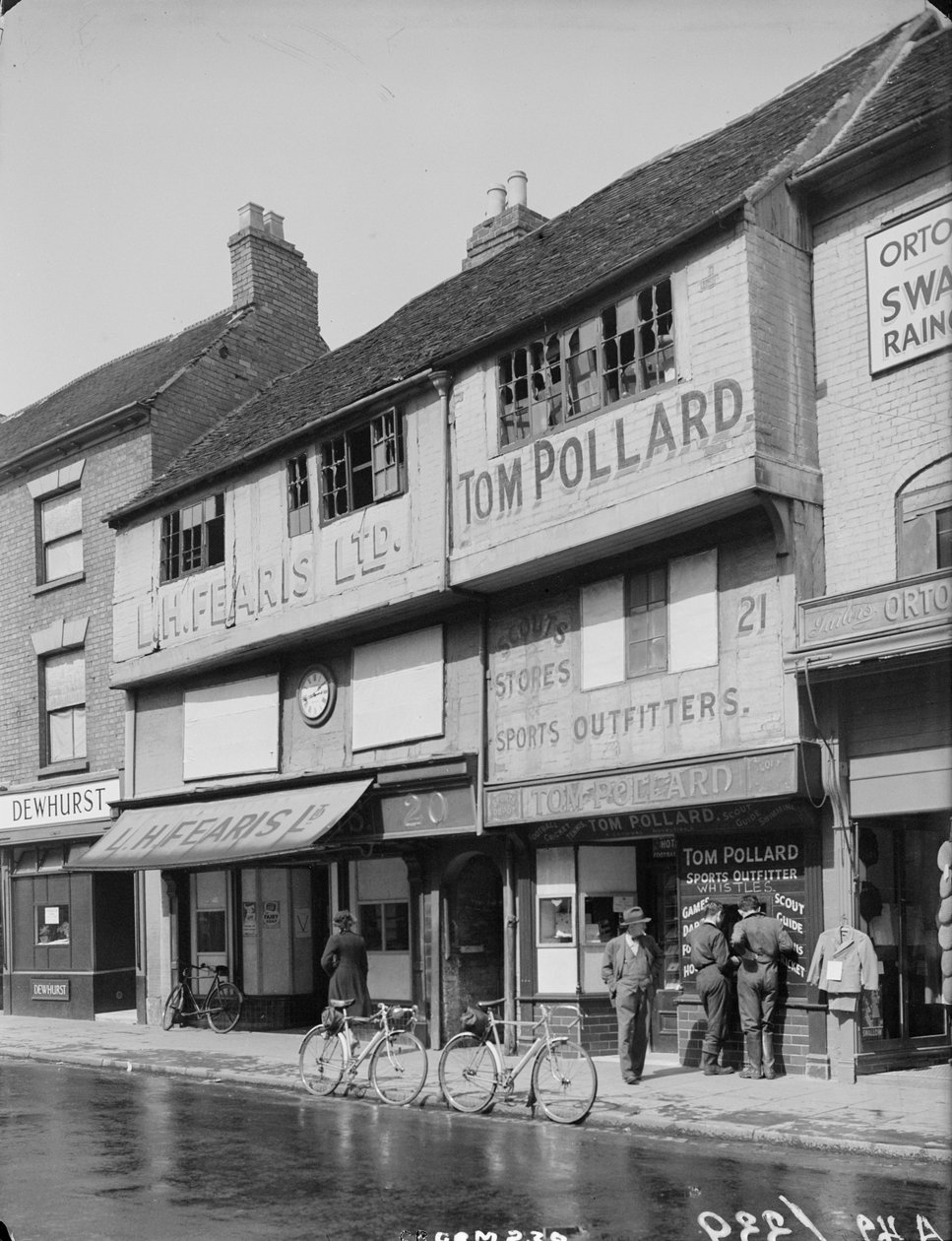 20-21 Jordan Well, Coventry, Coventry, 1941. autorstwa George Bernard Mason
