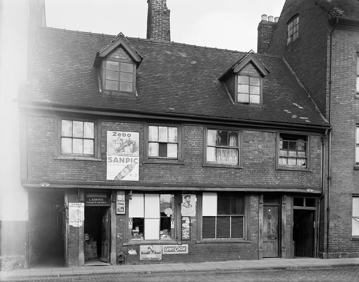 85 Little Park Street, Coventry, West Midlands, 1941. autorstwa George Bernard Mason