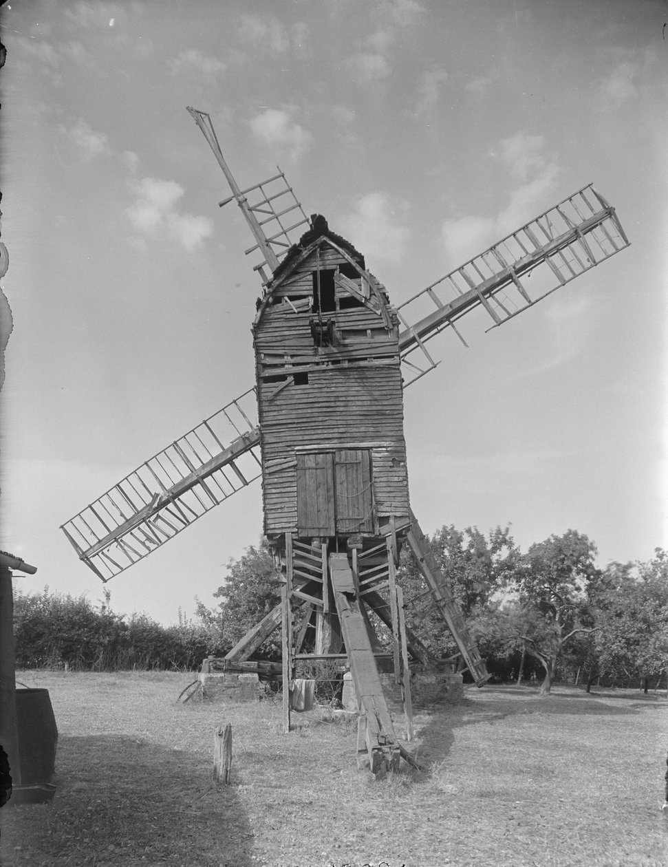 Wiatrak Bozeat, Bozeat, Wellingborough, Northamptonshire, 1947. autorstwa George Bernard Mason