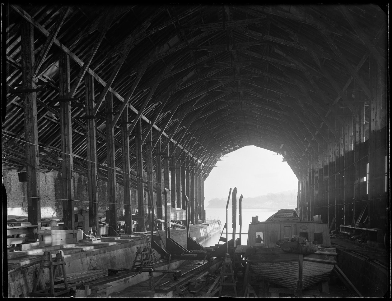 Devonport Dockyard, South Yard, Kryty odcinek nr 1, Devonport, Plymouth, 1942. autorstwa George Bernard Mason