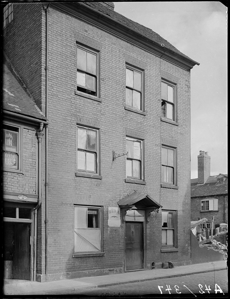 Little Park Street, Coventry, 1941. autorstwa George Bernard Mason