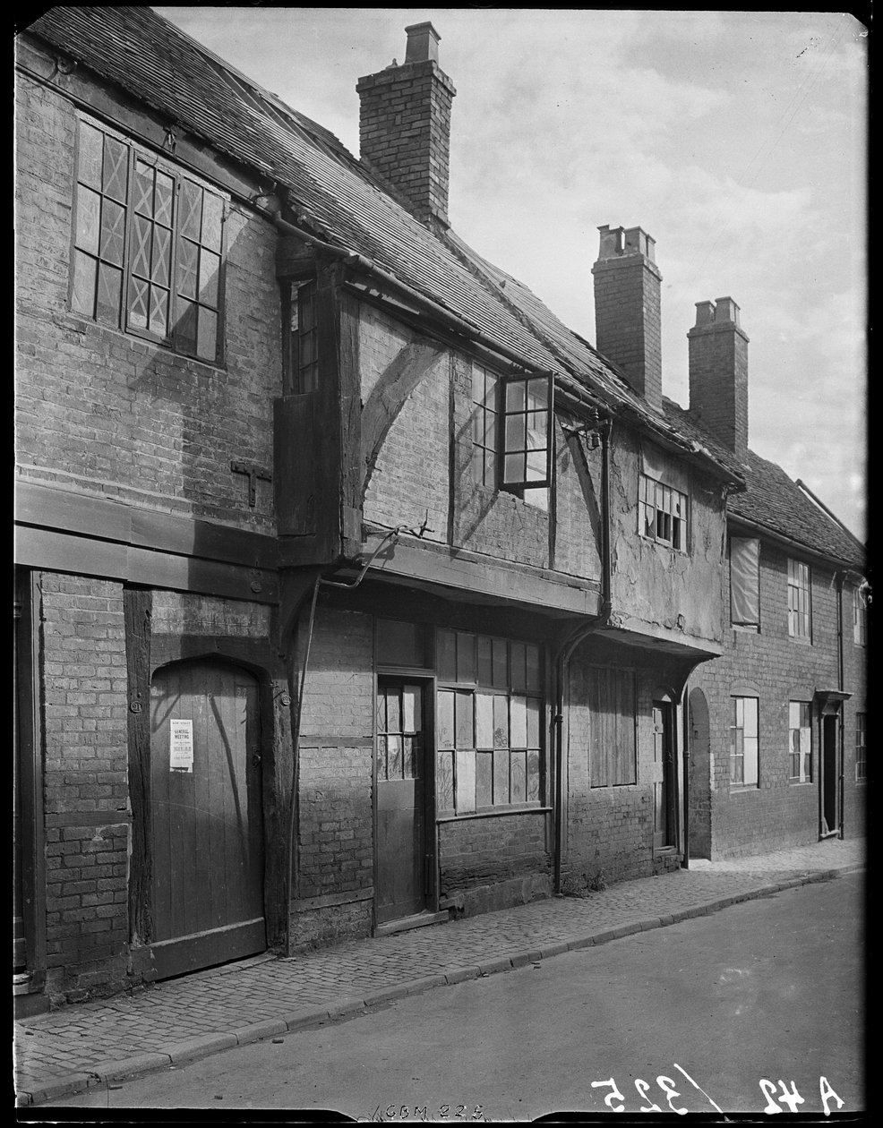 New Street, Coventry, 1941.    1176183   pl       polish Successfully Translated  Original: Sign of the bull. Italian Horoscope, mid-15th century. Translat: Sign of the bull. Italian Horoscope, mid-15th century. 1398344 pl polish Successfully Translated Or autorstwa George Bernard Mason
