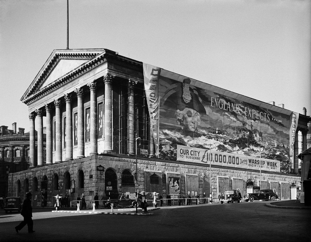 Ratusz, Victoria Square, Birmingham, 1941. autorstwa George Bernard Mason