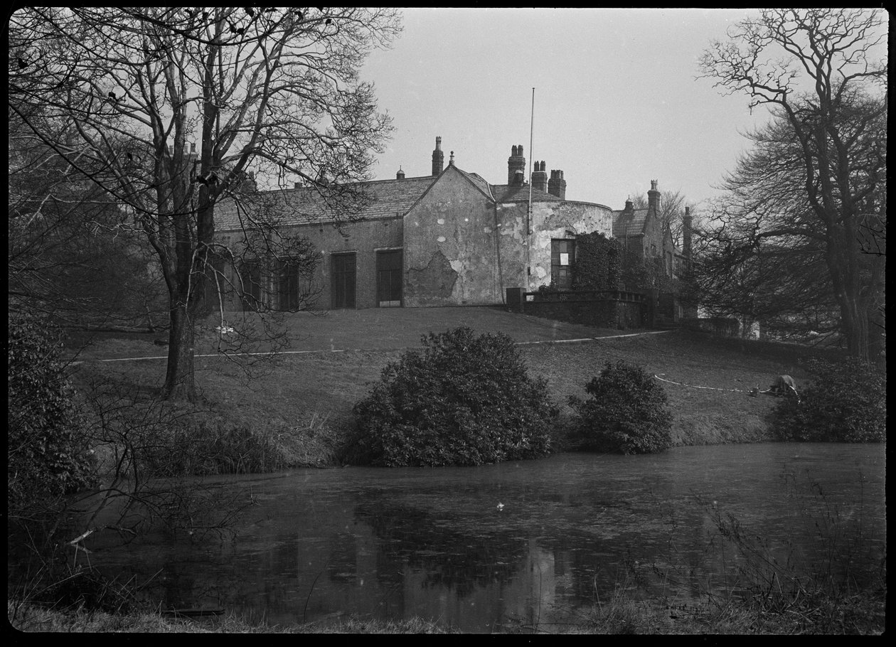 Barlow Hall, Barlow Hall Road, Chorlton Cum Hardy, Manchester, 1942. autorstwa George Bernard Wood