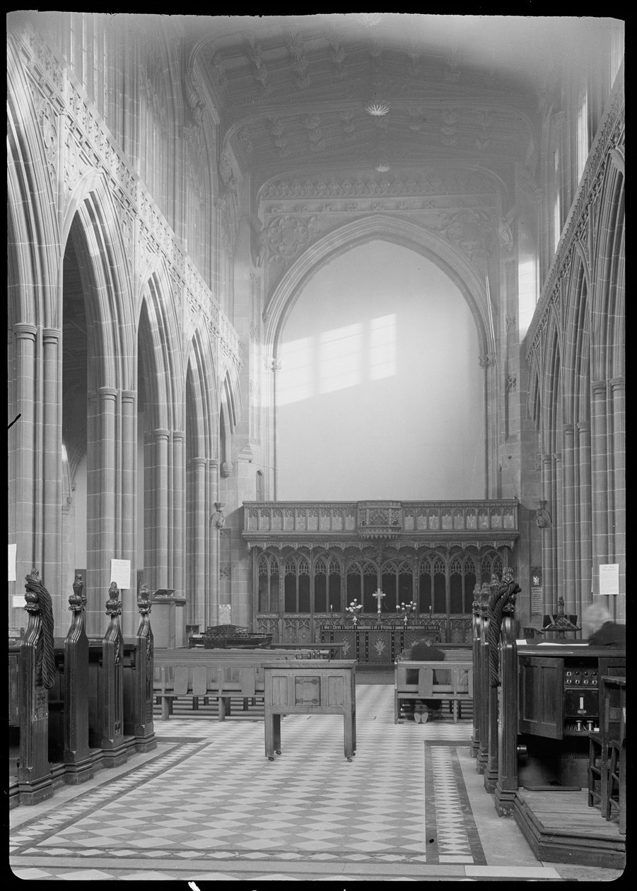 Katedra Najświętszej Marii Panny, Fennel Street, Manchester, 1942. autorstwa George Bernard Wood