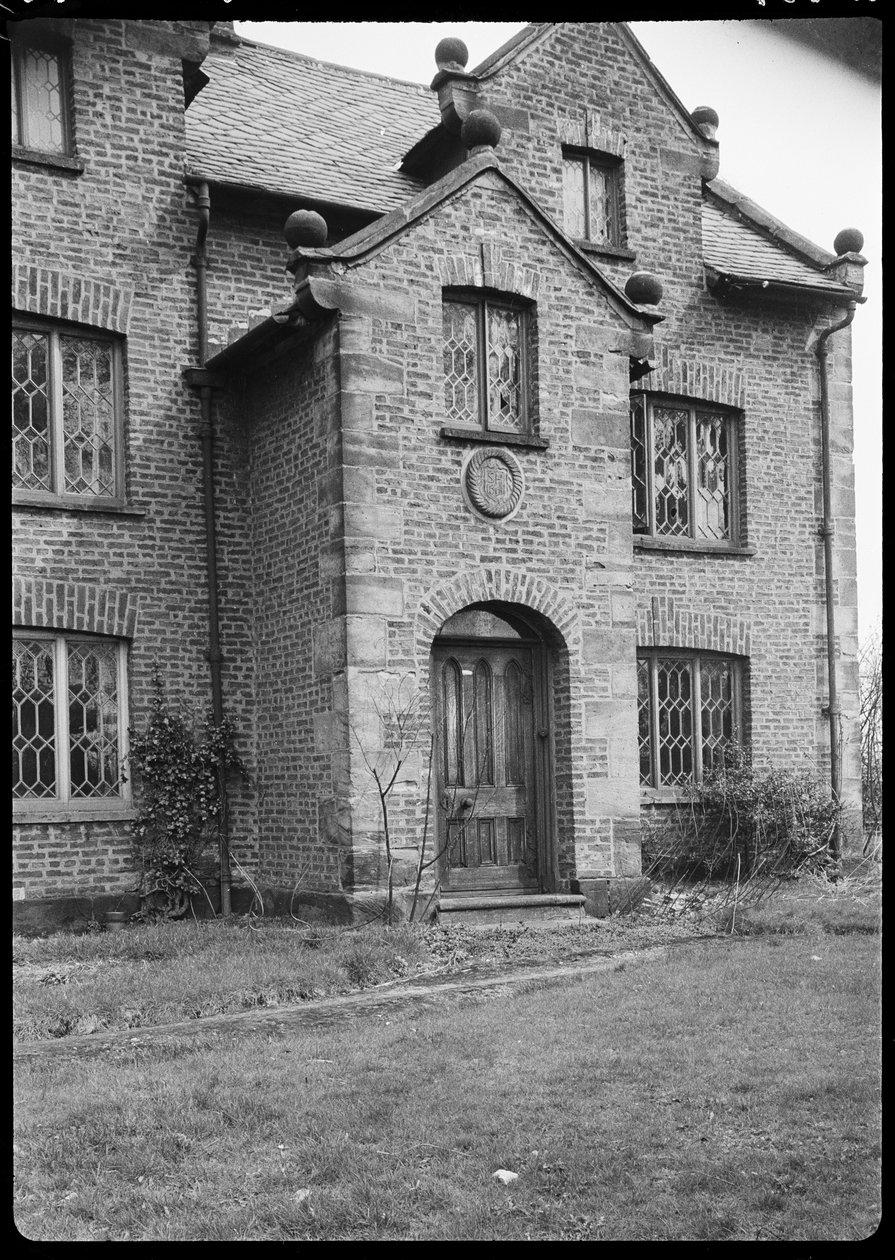 Knobb Hall, Manchester, 1942. autorstwa George Bernard Wood