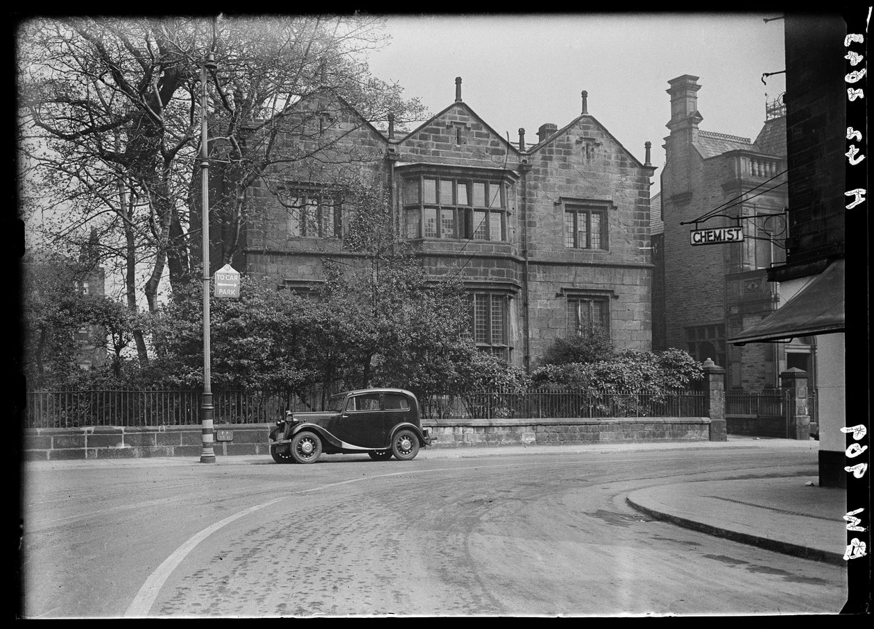 Manor Club, Manor Square, Otley, Leeds, 1942. autorstwa George Bernard Wood