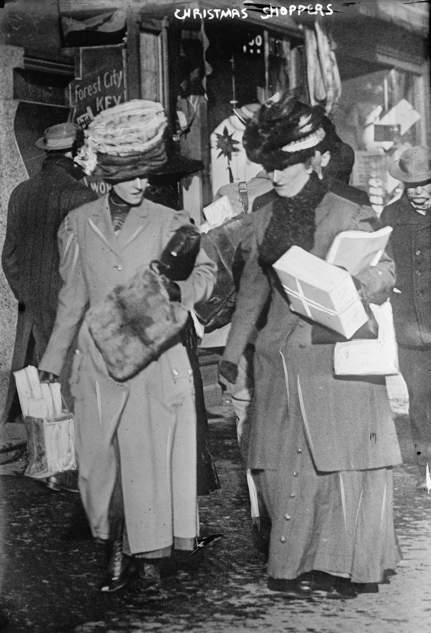 Świąteczne zakupy, ok. 1910 (zdjęcie czarno-białe) autorstwa George Grantham   Bain News Service Bain