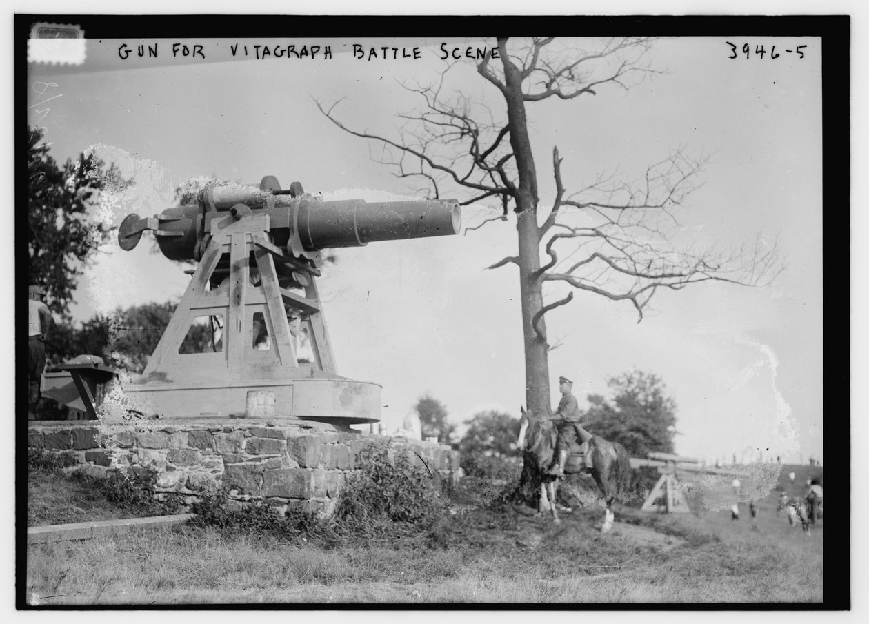 J. Stuart Blackton na koniu podczas kręcenia filmu Vitagraph Studios „Battle Cry of Peace” autorstwa George Grantham   Bain News Service Bain