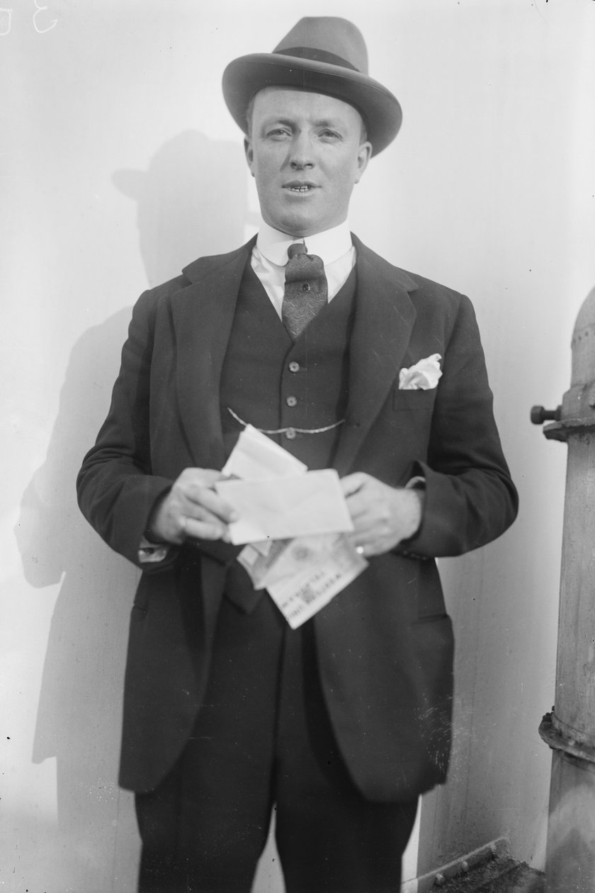 Hugh Walpole, ok. 1920 r. autorstwa George Grantham Bain