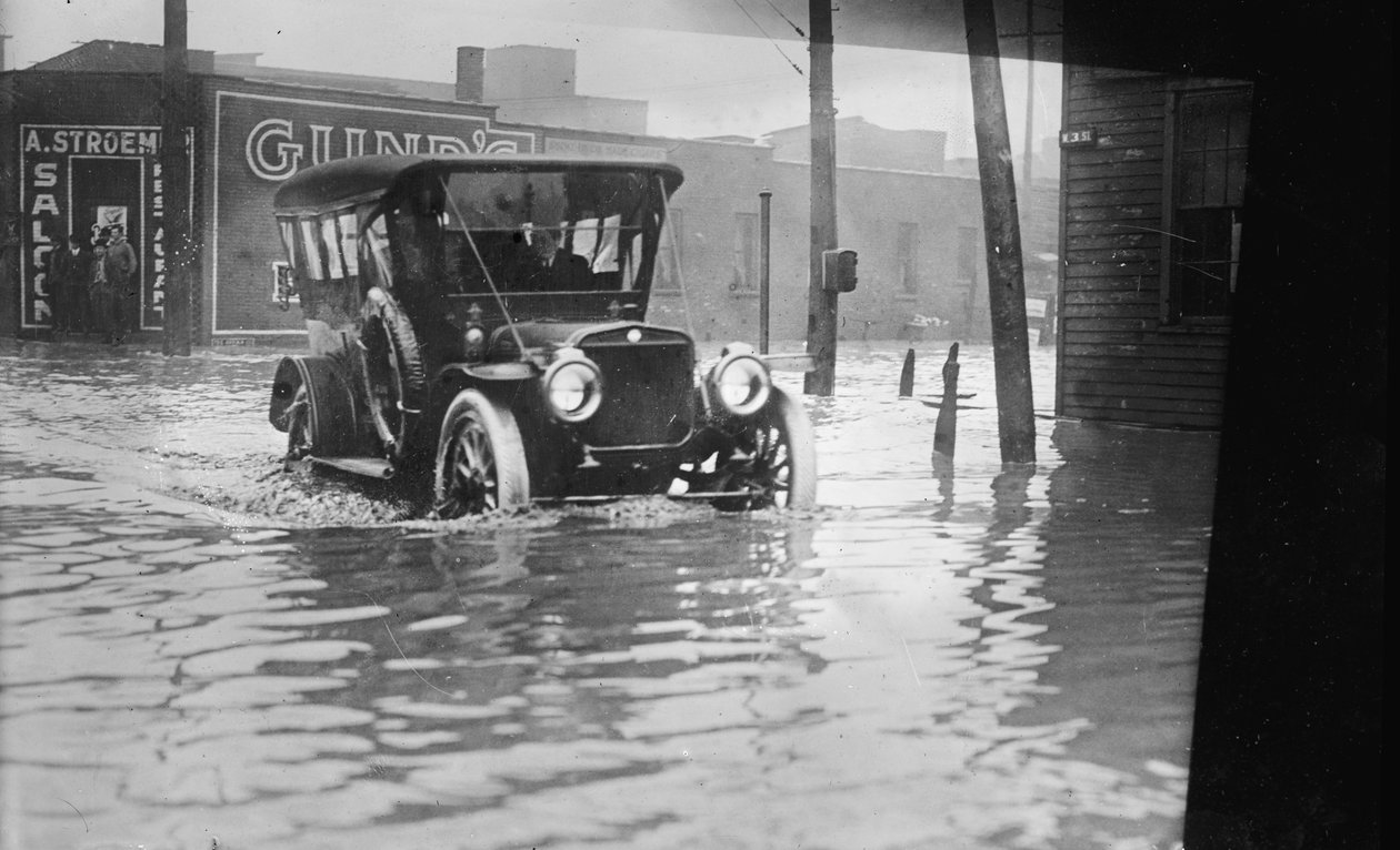 Zalane Cleveland autorstwa George Grantham   Bain News Service Bain