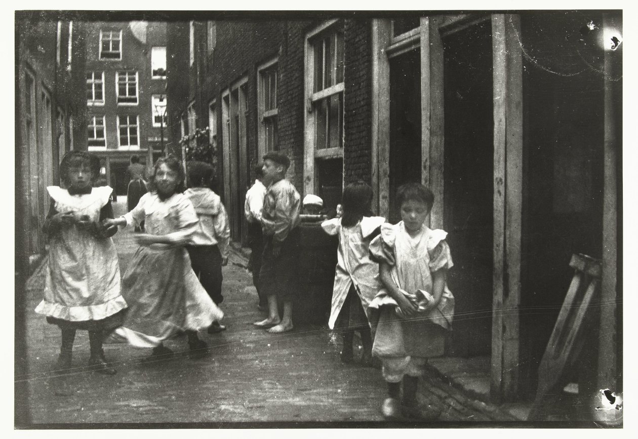 Dzieci bawiące się na ulicy autorstwa George Hendrik Breitner
