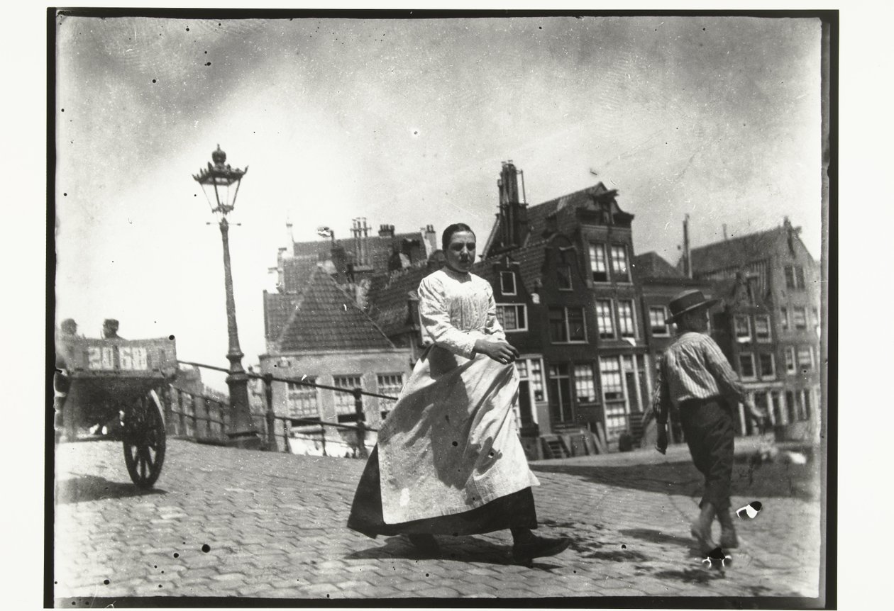 Widok ulicy na skrzyżowaniu Lindengracht Lijnbaansgracht w Amsterdamie autorstwa George Hendrik Breitner
