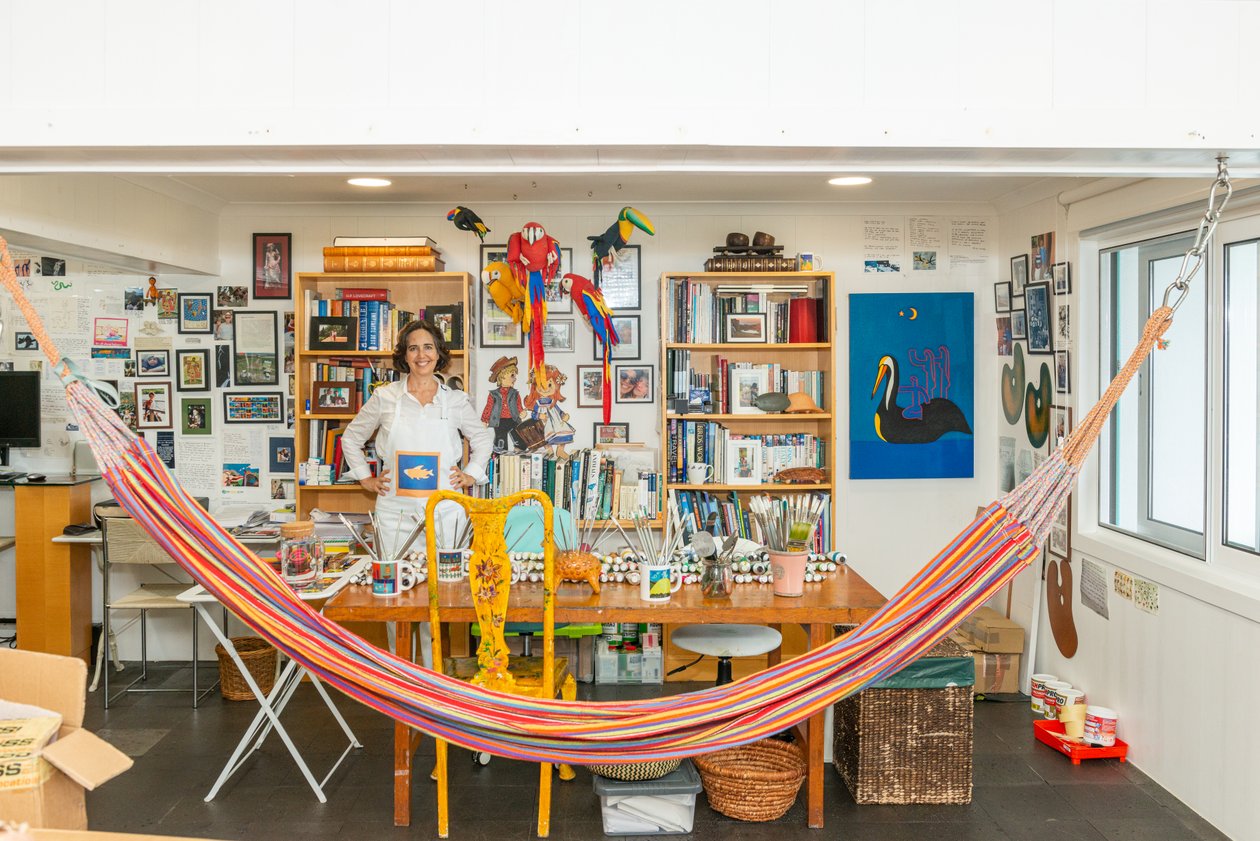 Cristina Rodriguez w swojej pracowni, 2022 autorstwa Bartolome Esteban and studio Murillo