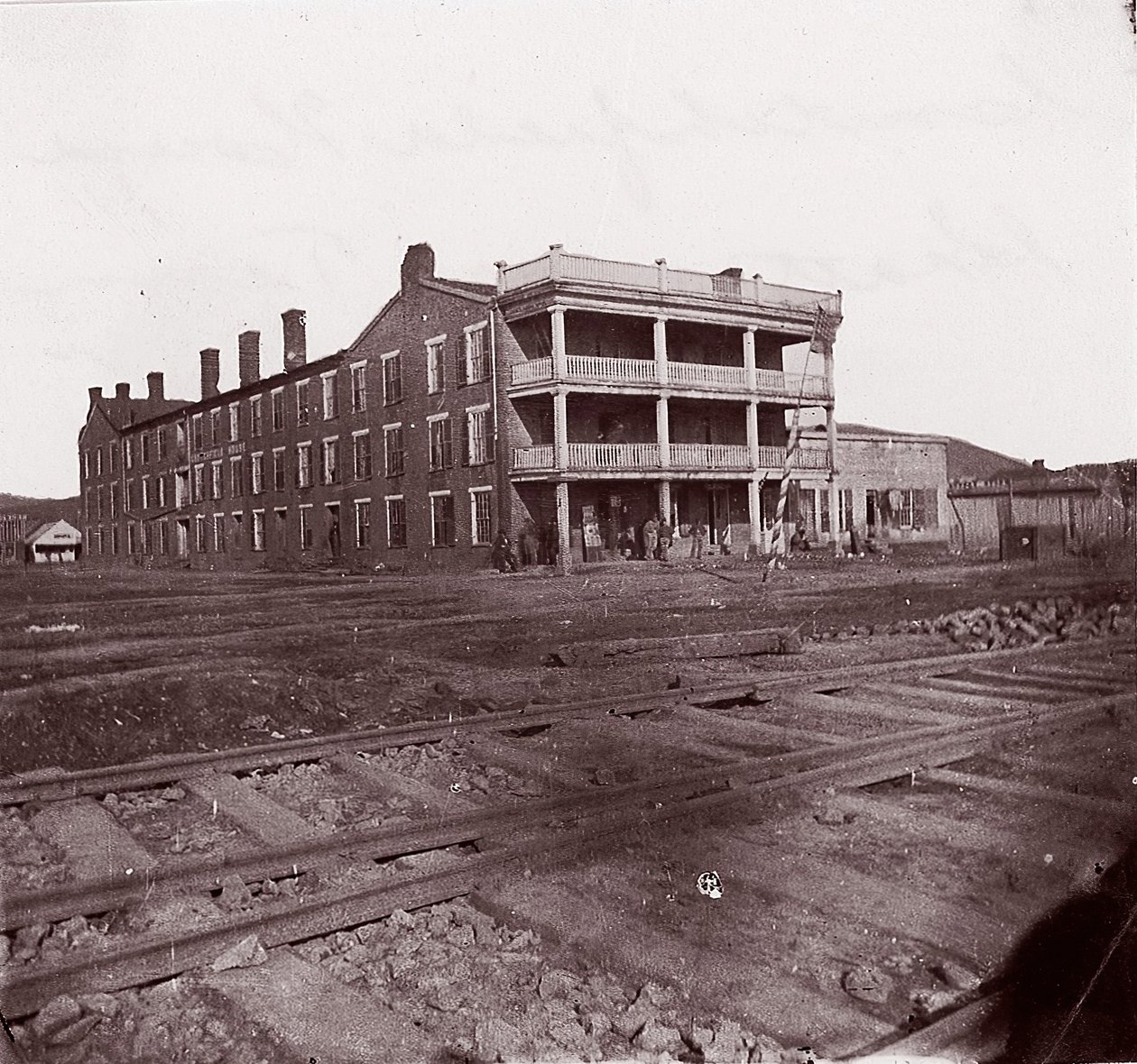 Crutchfield House, Chattanooga, Tennessee, ca. 1864. autorstwa George N. Barnard