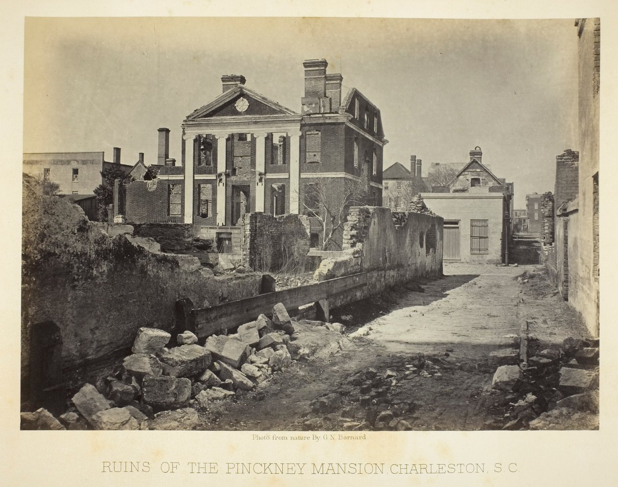 Ruiny rezydencji Pinckneyów, Charleston, Karolina Południowa autorstwa George N. Barnard