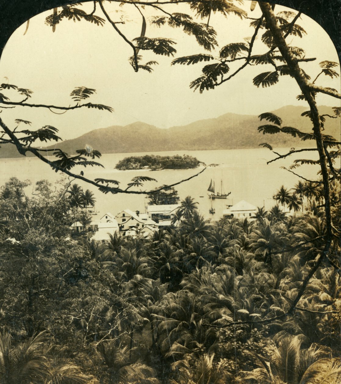 Widok Samaraju, Nowa Gwinea Brytyjska, c1909. autorstwa George Rose