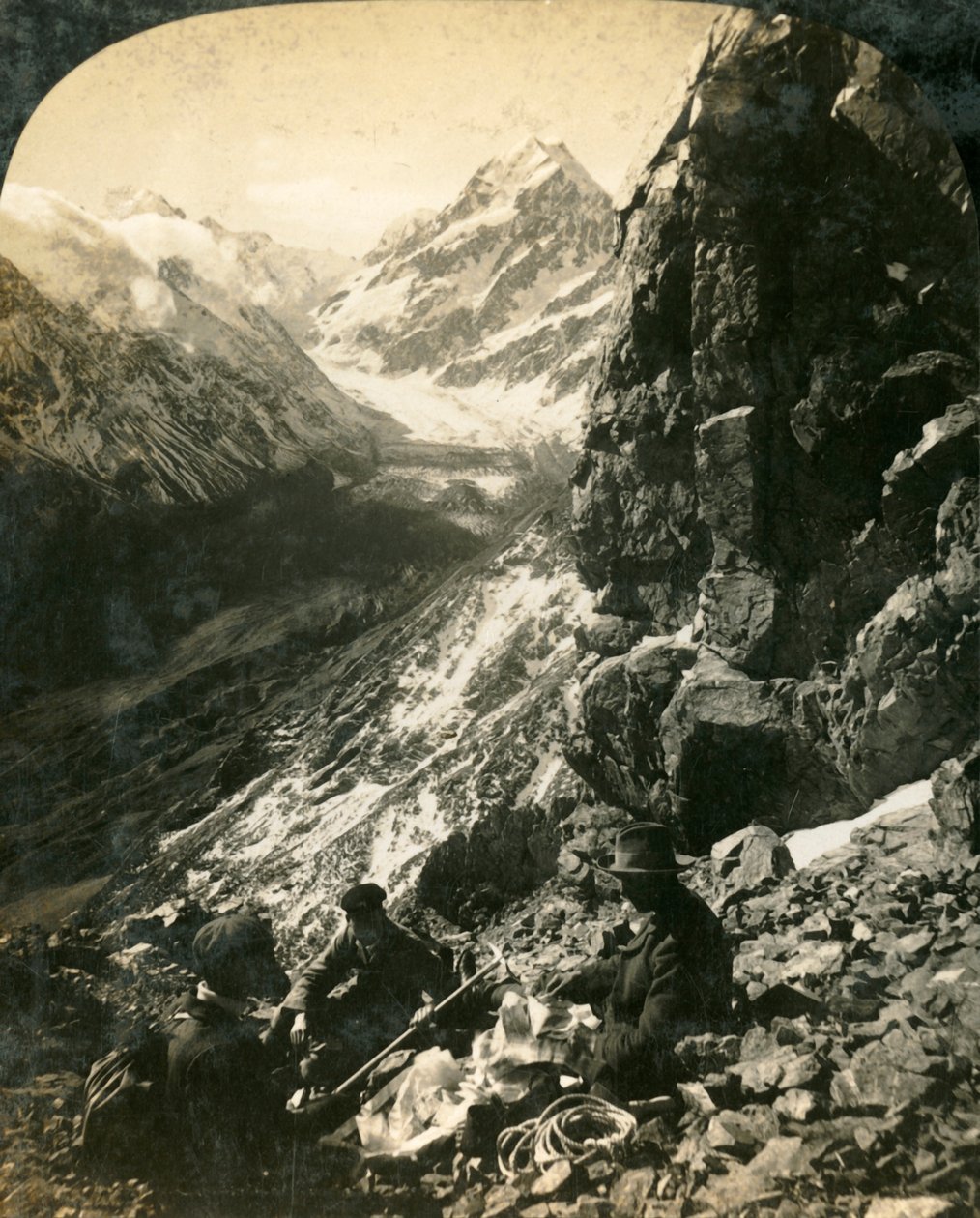 Mount Cook oraz lodowiec i dolina Hooker, Nowa Zelandia, ok. 1909. autorstwa George Rose