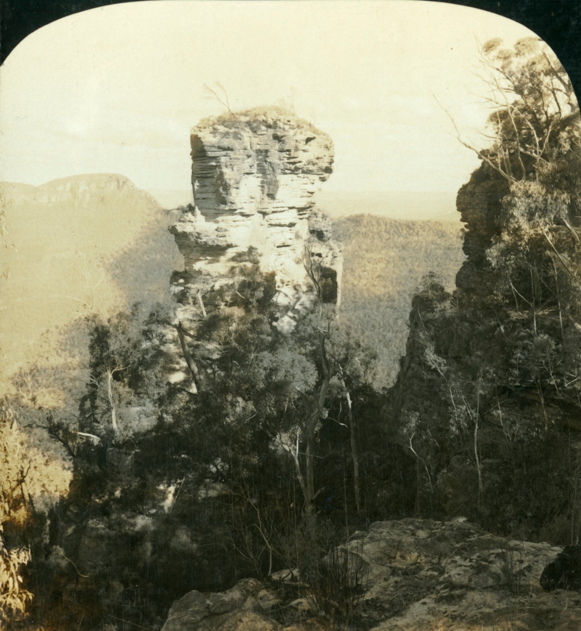 Sieroce i Indian Face Rocks,... Góry Błękitne, NSW, Australia, 1909. autorstwa George Rose