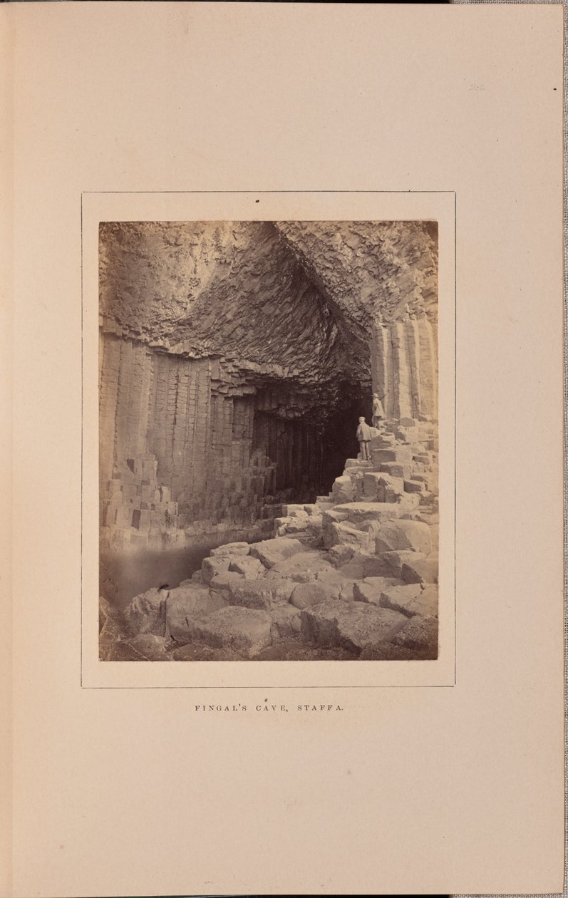 Jaskinia Fingala, Staffa autorstwa George Washington Wilson