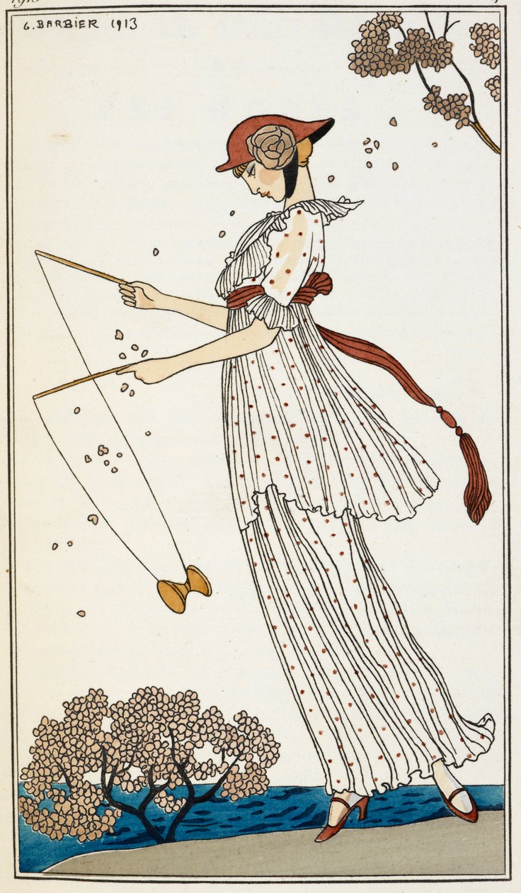 Kobieta ubrana w białą lnianą sukienkę z nadrukiem, bawi się zabawką autorstwa Georges Barbier