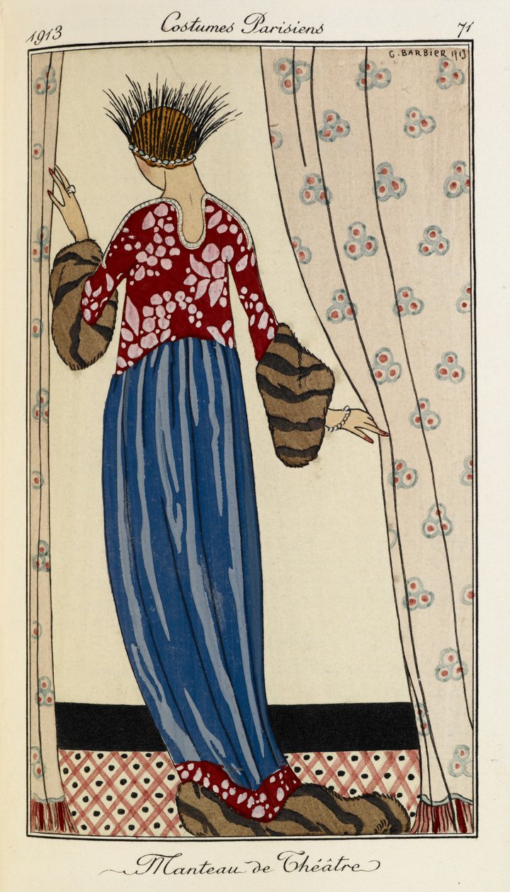 Manteau de Théâtre. Kostiumy Paryżanie nr 71. Kobieta ma na sobie czerwoną wzorzystą sukienkę z niebieską spódnicą obszytą futrem. Ma na sobie również nakrycie głowy z piórami w kolorze czarnym i srebrnym. autorstwa Georges Barbier