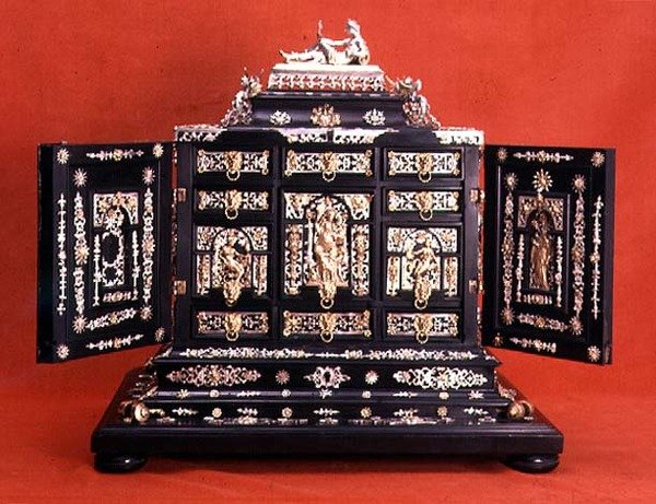 Szafka z pozłacanymi okuciami, niemiecki, ok. 1600 (heban i pozłacany) autorstwa German School