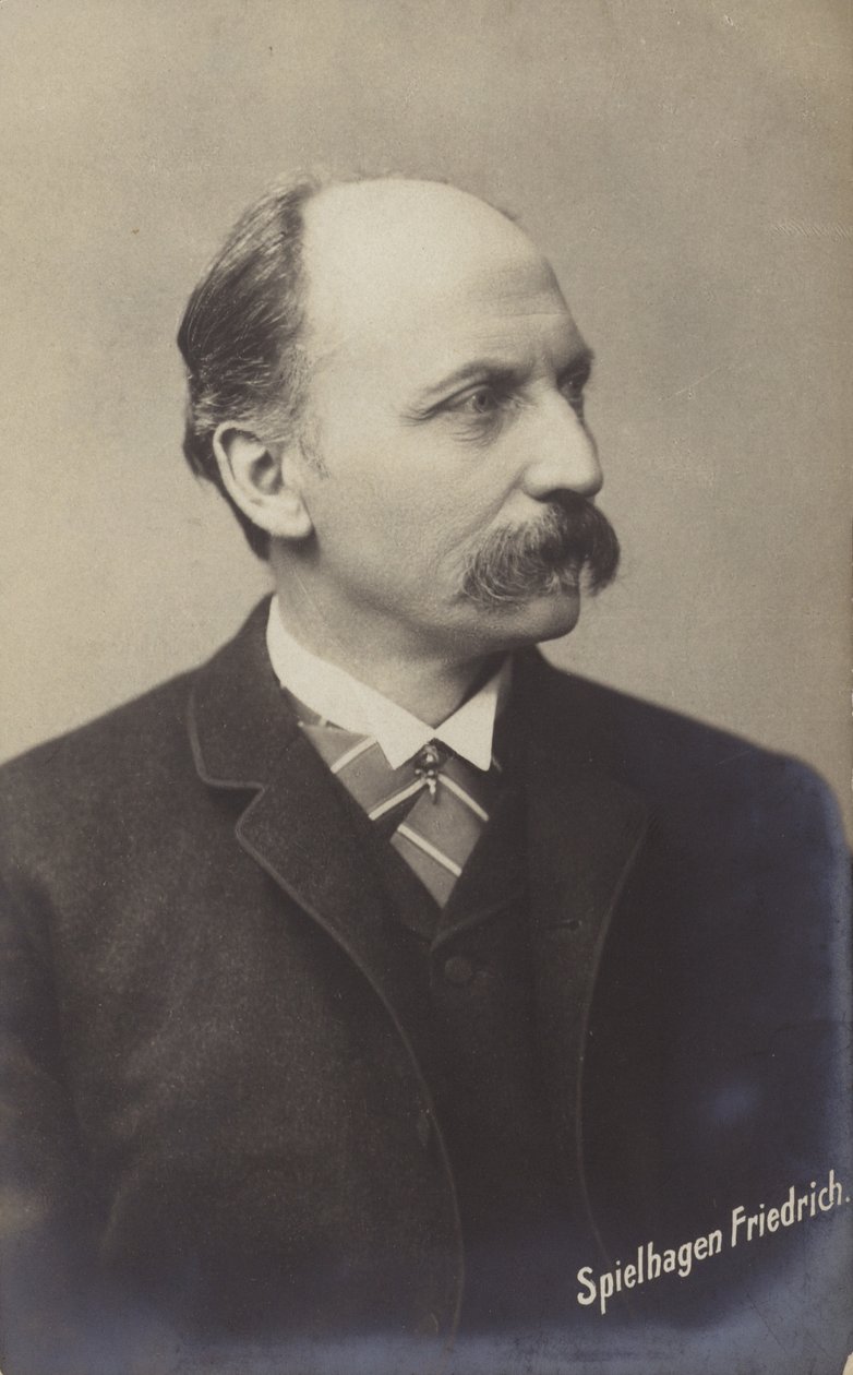 Friedrich Spielhagen (1829-1911), niemiecki powieściopisarz i tłumacz (zdjęcie czarno-białe) autorstwa German Photographer