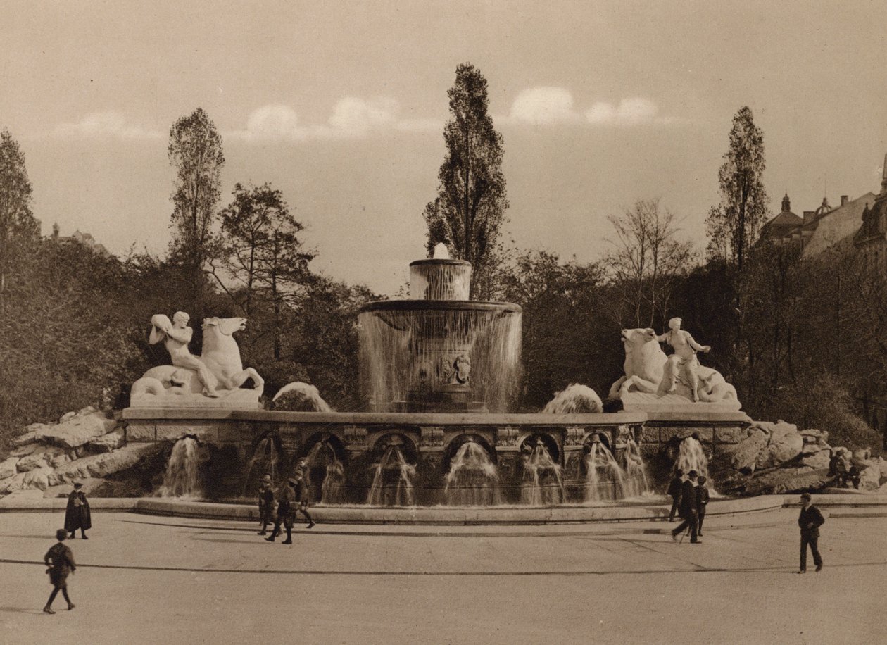 Munchen / Monachium: Wittelsbacher Brunnen (zdjęcie czarno-białe) autorstwa German Photographer