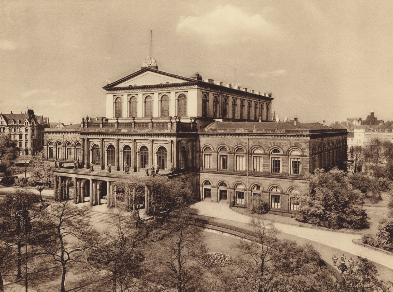 Opera Państwowa, Hanower (zdjęcie czarno-białe) autorstwa German Photographer